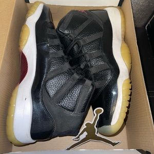 Air Jordan 11 Retro (72-10 black/gym red-white-anthracite)